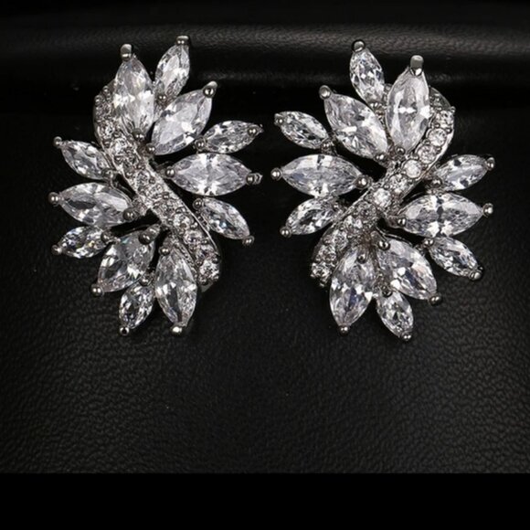 18K White Gold Swarovski Elements crystal Marquise women's earrings